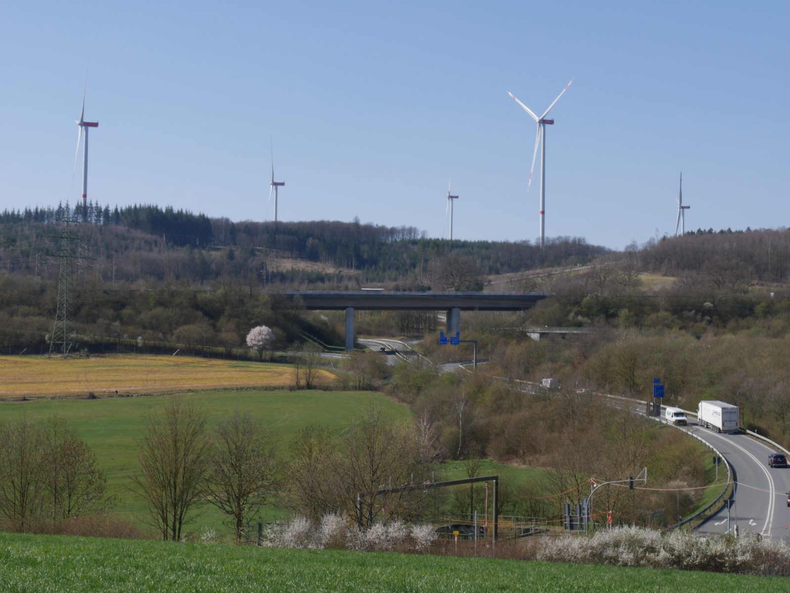 1_P1010084-Windraeder-scaled